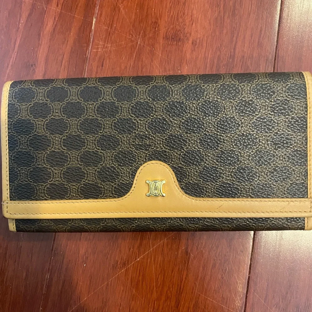 Celine Yellow Leather Wallet- Excellent Condition - Picture 1 of 8